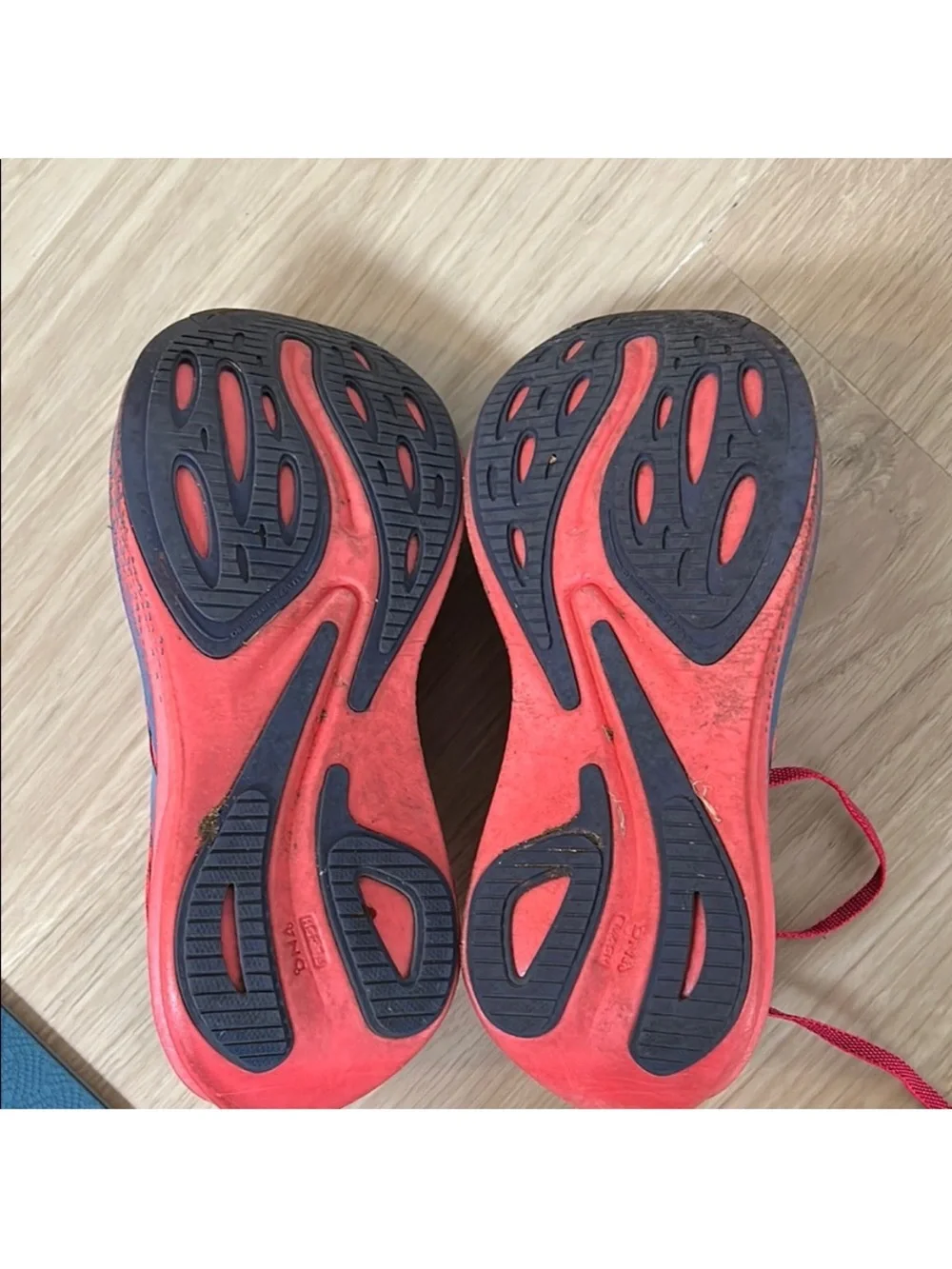 Brooks Women's Hyperion Elite Running Shoe LIKE NEW